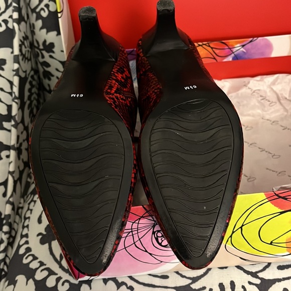 Ladies SZ 6.5 AMELIA GRACE Vino Multi Nadita Faux Snakeskin Red/Black - Picture 7 of 16